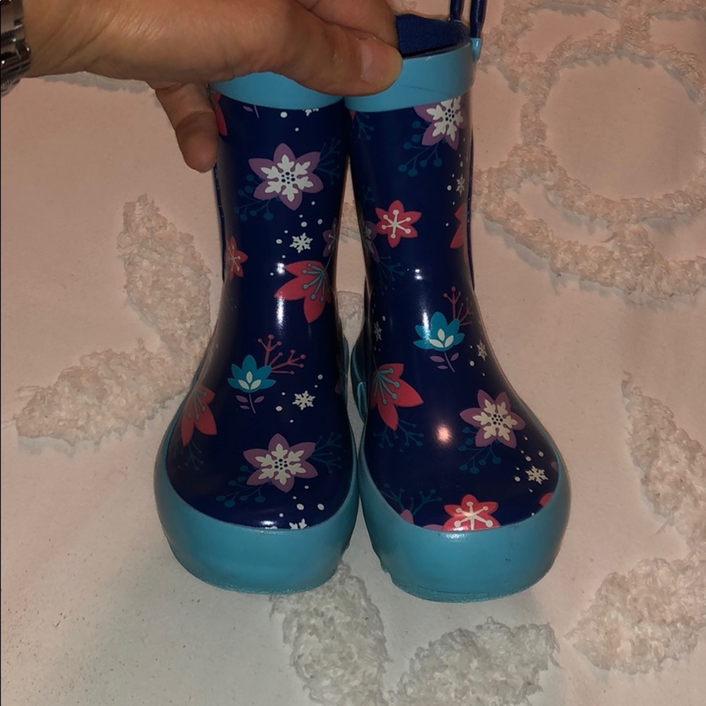 Disney rain boots size 7 European 24